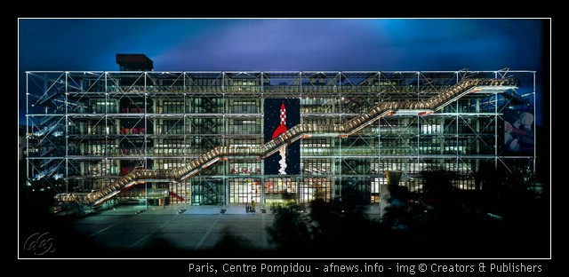 centre pompidou con razzo Tintin pano2.jpg
